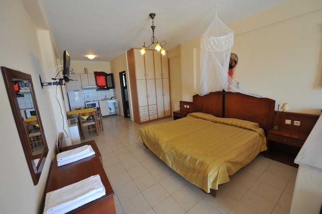 Koronisia Apartments Room photo